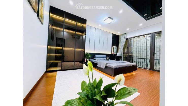 Bán nhà phân khúc hiếm phố Minh Khai, 31m2, 5 tầng , 3 phòng ngủ, giá hơn 7 tỉ