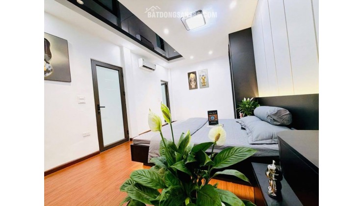 Bán nhà phân khúc hiếm phố Minh Khai, 31m2, 5 tầng , 3 phòng ngủ, giá hơn 7 tỉ