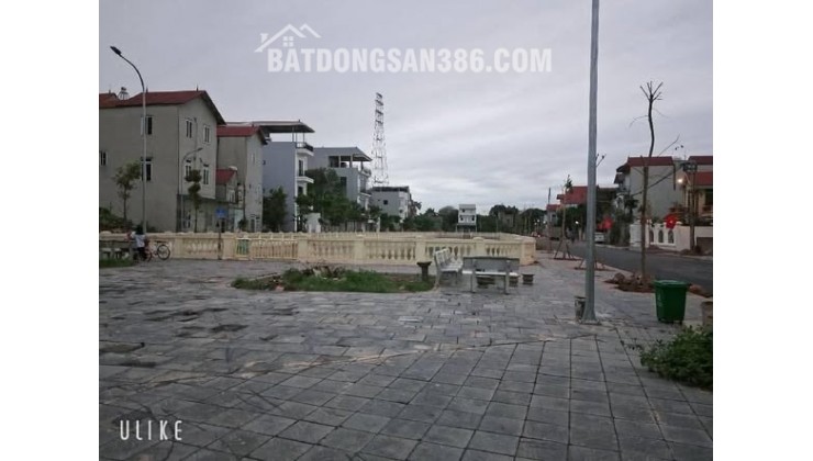 BÁN GẤP LÔ ĐẤT ĐẸP GẦN CẦU THĂNG LONG . Diện tích: 60,2m².MT: 4,1m vuông vắn