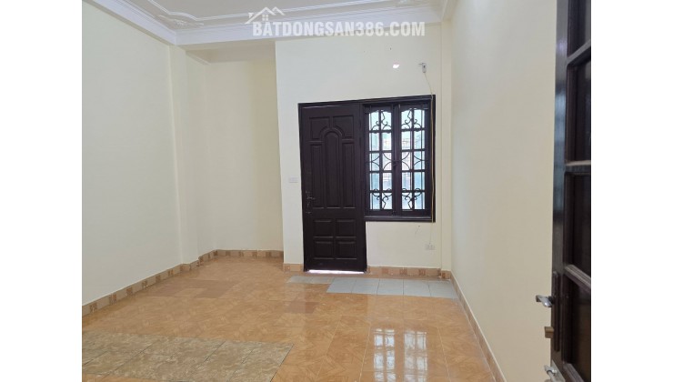 Phân lô 2 Ô tô tránh Nguyễn Chánh  60m 4T Kinh doanh cực tốt, 31.9 tỷ