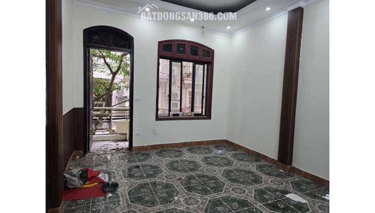 Phân lô 2 Ô tô tránh Nguyễn Chánh  60m 4T Kinh doanh cực tốt, 31.9 tỷ