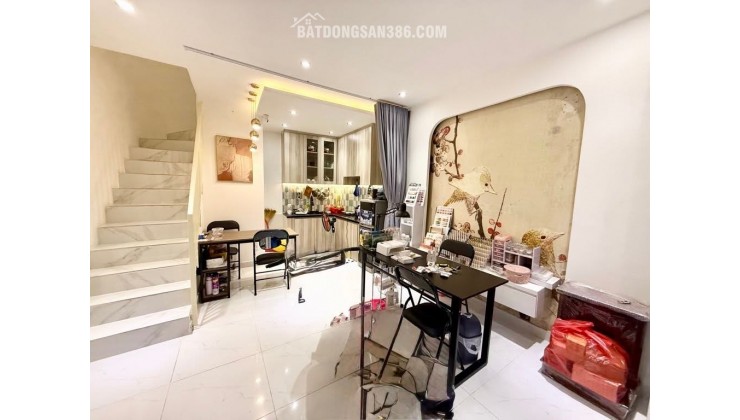 Thầy Vũ trường THPT chuyên Trần Đại Nghĩa cần bán nhà gấp về quê ở