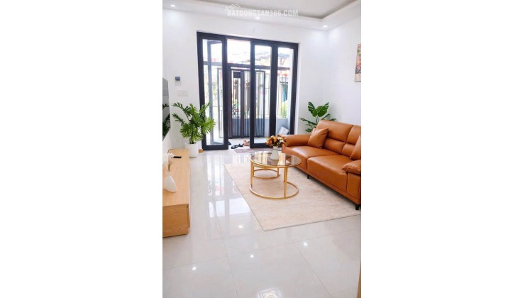 BÁN NHÀ ĐƯỜNG NÚI THÀNH – Sát Quảng trường 29/3 – Vào  ở luôn