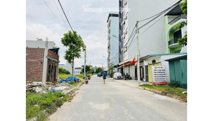 Tiết lô lô đất 100m2 gần ĐH Quóc Gia, khu vực trung tâm Hoà Lạc