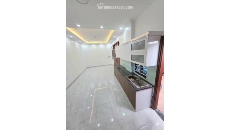 Nhà mới An Dương Vương - Tây Hồ - Thang máy xịn – Sát ô tô – Ở sướng, dân trí cao - Giá 9.6 Tỷ