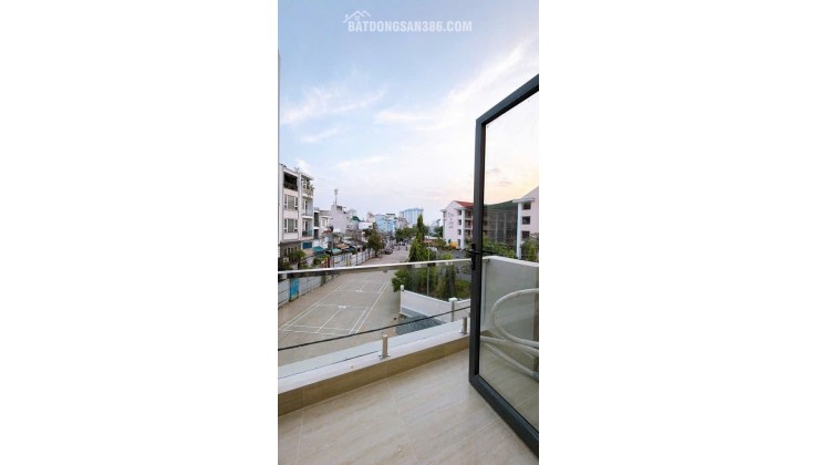 ĐOÀN VĂN BƠ – NHÀ 3 TẦNG NHỎ XINH – XÁCH VALI VÀO Ở NGAY Giá chính chủ: 3.5 TỶ – bớt Lộc Cách hẻm xe hơi chỉ 2–3 căn,