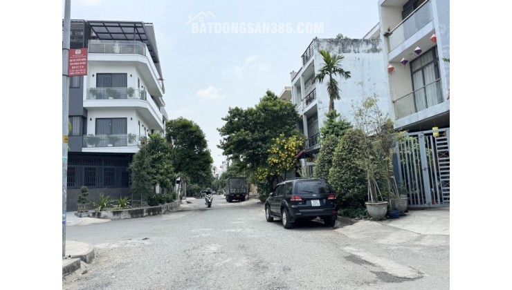 Bán nhà 3 tầng khu VIP bên sông Hiệp Bình Chánh Thủ Đức - 105m2  - Gần Gigamall - 10.45 Tỷ