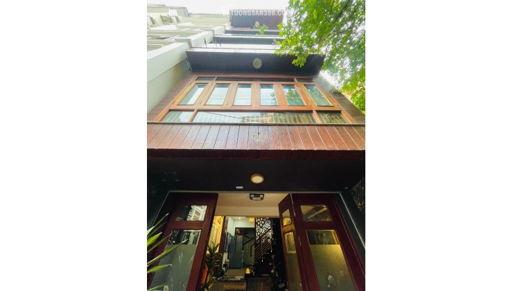 Trung Tâm Lạc Long Quân - Nhà Đẹp 6 Tầng - Chủ Xây Tâm Huyết Tặng Nội Thất - Ô Tô Đỗ Cửa - Sổ Chính Chủ - Ở Sướng