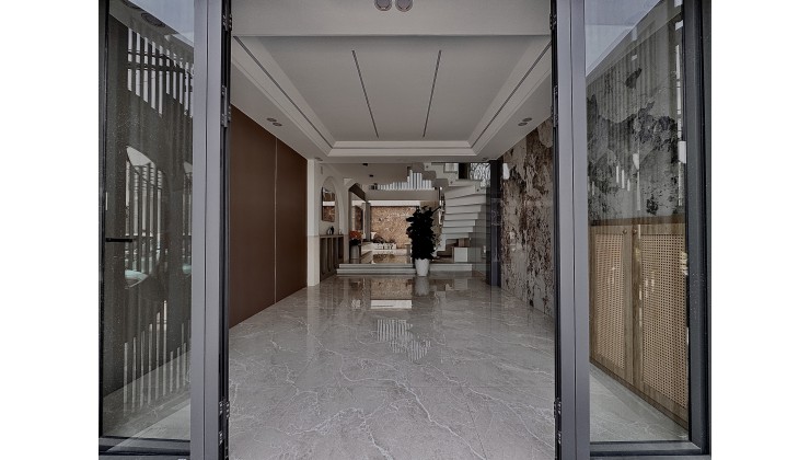 NHÀ FULL NỘI THẤT – GARAGE 7 CHỖ – HÀ HUY GIÁP Q12 - BÃI XE VIN 100m - Đường Xe Tải