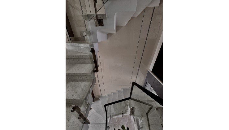 NHÀ FULL NỘI THẤT – GARAGE 7 CHỖ – HÀ HUY GIÁP Q12 - BÃI XE VIN 100m - Đường Xe Tải