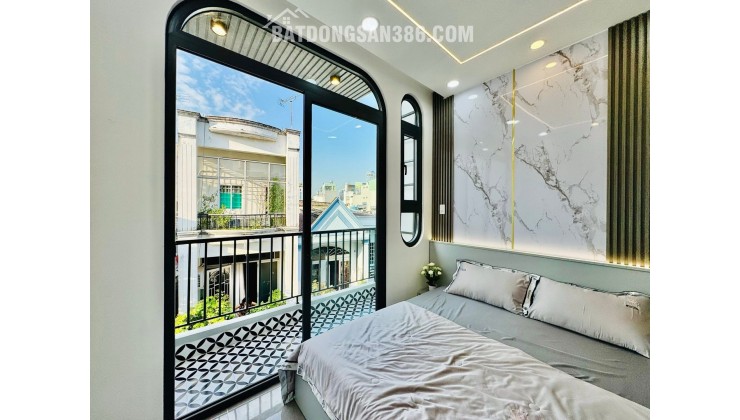 HÀNG HIẾM - NGAY CV GIA ĐỊNH - SÂN BAY TSN - ÔTÔ TỚI NHÀ - 3 TẦNG - SD 90m2 - CHỈ 5.x TỶ ( TL )