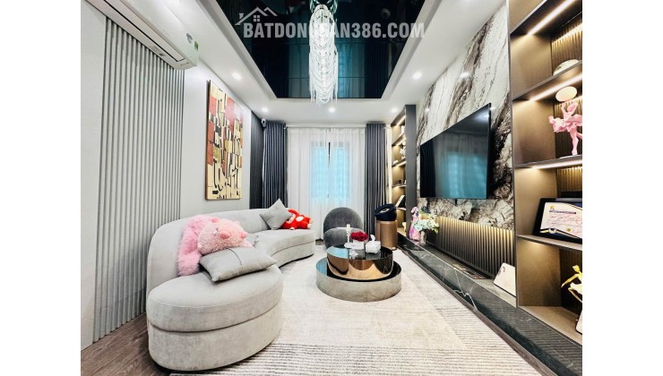 Ô TÔ 4 CHỖ ĐỖ CỬA