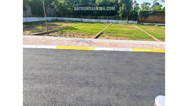 Lô góc bám mặt đường Cổ Đông, Sơn Tây, Hà Nội, giá siêu hời, 106m2