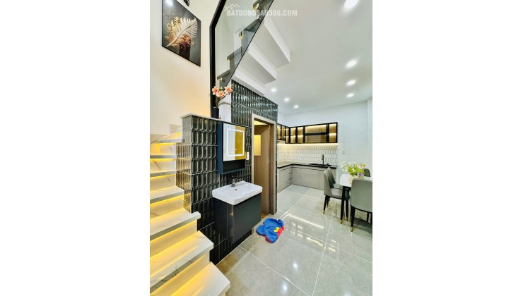 HÀNG HIẾM - NGAY CV GIA ĐỊNH - SÂN BAY TSN - ÔTÔ TỚI NHÀ - 3 TẦNG - SD 90m2 - CHỈ 5.x TỶ ( TL )