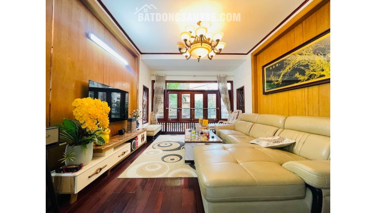 Trung Tâm Lạc Long Quân - Nhà Đẹp 6 Tầng - Chủ Xây Tâm Huyết Tặng Nội Thất - Ô Tô Đỗ Cửa - Sổ Chính Chủ - Ở Sướng