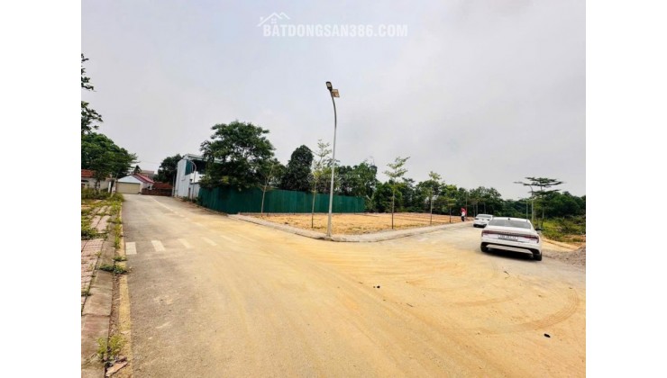 Cần bán 150m2 thôn nhòn Tiến Xuân đối diện cổng số 2 đhqg, cạnh xanh vila xây trọ