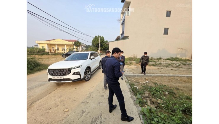 Cực Sốc Chủ cần tiền bán Cắt Lãi 137m2  đất Tân Xã, Hòa Lạc, đường ô tô tránh, 20m ra đường đôi rộng 40m, đầu tư tốt