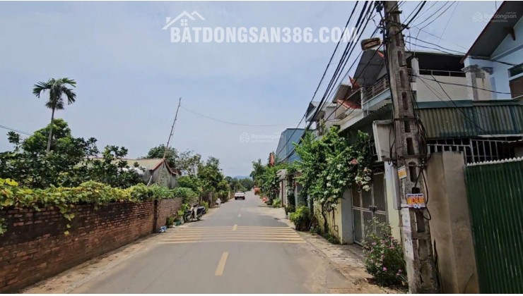 Chủ cắt lỗ Lô góc 100m2 mặt tiền 6m, sổ đỏ sẵn,đối diện đại học Quốc Gia, trung tâm Hòa Lạc, chủ cắt lỗ mua lãi luôn