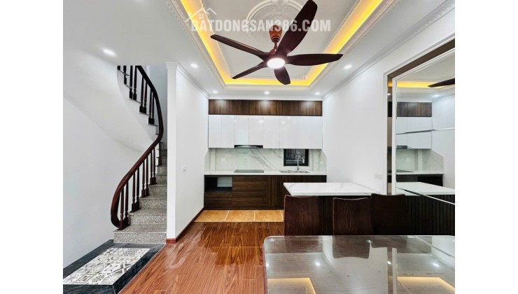 BÁN NHÀ CẦU GIẤY - BA GÁC ĐỖ CỬA, 41M2 - 6 TẦNG ĐẸP, FULL NỘI THẤT, GIÁ 9,8 TỶ