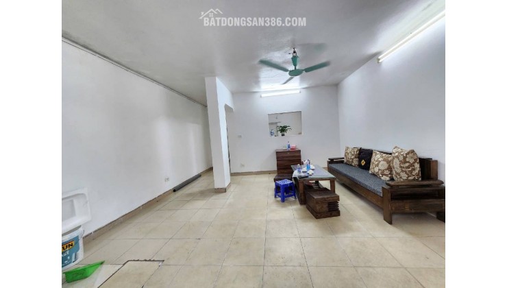 Bán tập thể Quỳnh Mai 85 tầng 1 kinh doanh, oto làm văn phòng chỉ nhỉnh 4 tỷ