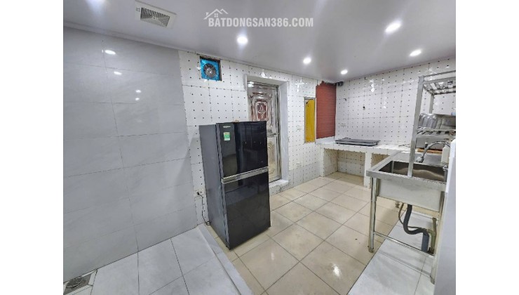 Bán tập thể Quỳnh Mai 85 tầng 1 kinh doanh, oto làm văn phòng chỉ nhỉnh 4 tỷ