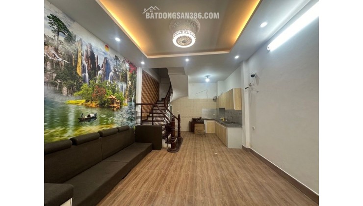  TRUNG TÂM CẦU GIẤY NHÀ ĐẸP Ở NGAY 10m ra ôtô 30m ôtô Tránh ĐẦY ĐỦ CÔNG NĂNG SỔ ĐỎ HOA HẬU