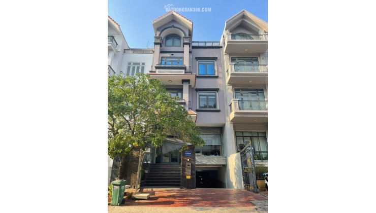 biệt thự 7.5x20m tại Khu đô thị Him Lam Kênh Tẻ, Quận 7,  TL