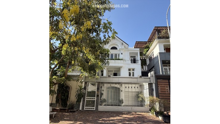 Bán biệt thự chính chủ giá rẻ tại Khu đô thị Nam Long, Quân 7 Dt 8x24m giá 28 tỷ