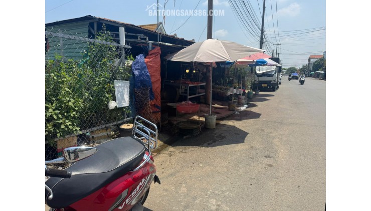 Bán đất nông nghiệp 64m2 tại Bình Chánh, giá 1.6 tỷ, đường 18A, Tân Túc, tiềm năng sinh lời cao, liên hệ 0935911385.