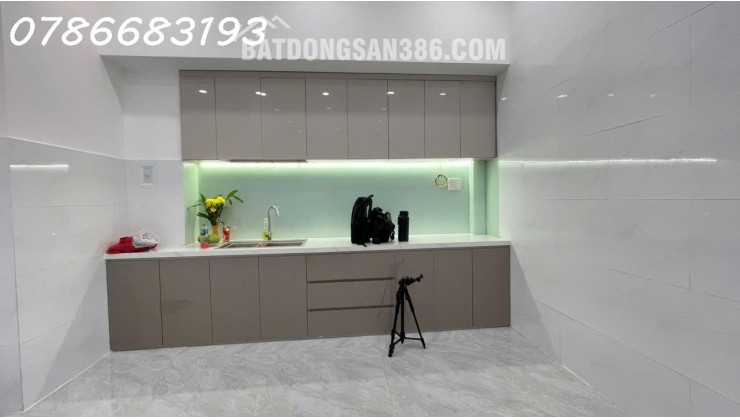 HÀNG HIẾM NHÀ  ĐẶNG CHẤT GIÁP QUẬN 1, 5 HẺM THÔNG 5M, 4PN - 3 TẦNG SỔ RIÊNG GIÁ 7.99 TỶ