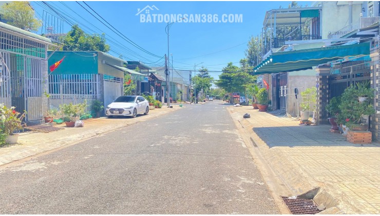 Bán đất lô 90, mặt tiền lê lai, trung tâm đức trọng, lâm đồng