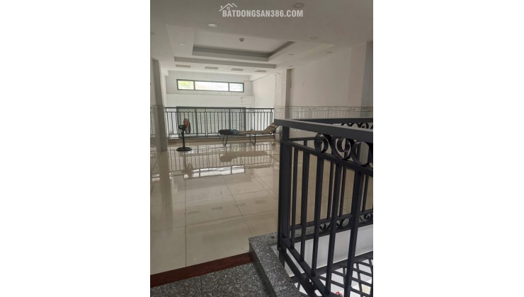 Bán nhà 3 tầng Tân Tạo, Bình Tân, 5.8 tỷ - Sổ hồng, 4PN, 4WC, hẻm xe hơi, 52m2, nhà đẹp ở ngay, liên hệ 0935911385!