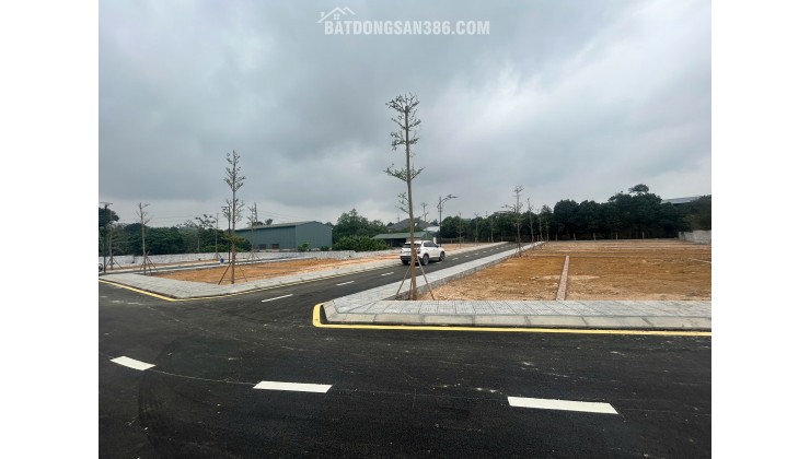 Chính chủ cần bán lô ngoại giao - trục chính rộng 10m - gần đại học QGHN, CNC,mặt đường QL21 - sẵn sổ, full thổ cư