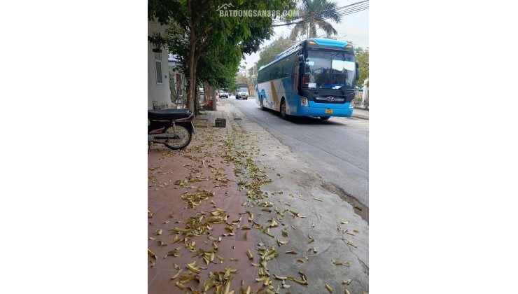 Bán nhà đường Hoàng Hoa Thám - Thụy Khuê - Tây Hồ. Diện tích : 36m2 * 5 tầng. MT : 3.5 M. Thang máy, nhà đẹp về ở luôn.