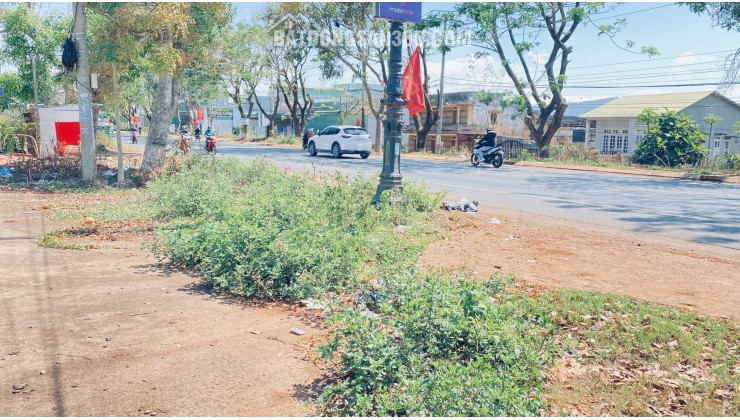 5 sào, ôm 42m mặt tiền quốc lộ 20, gần ngay trung tâm đức trọng, lâm đồng