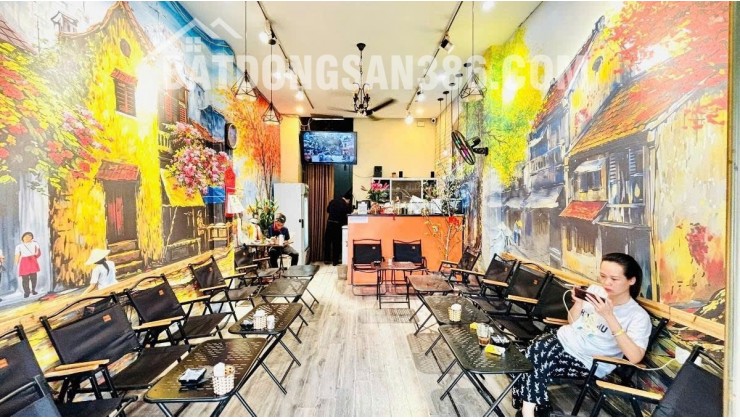 Bán Gấp Nhà Ngõ 54 Nguyễn Chí THanh, SĐ 33m2, Xây 4 Tầng, MT 4m, Thoáng Sau, Tiện KD. Giá 11.2 Tỷ.