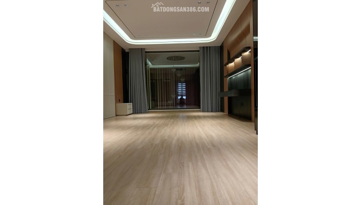 Bán nhà khu phân lô đường Nguyễn Văn Cừ - Long Biên - HN.