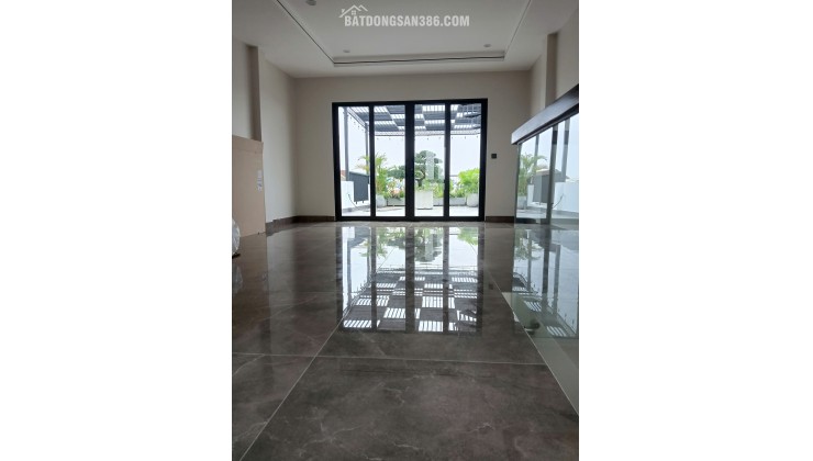 Bán nhà khu phân lô đường Nguyễn Văn Cừ - Long Biên - HN.