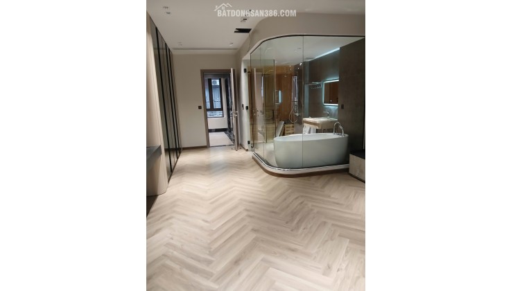 Bán nhà khu phân lô đường Nguyễn Văn Cừ - Long Biên - HN.