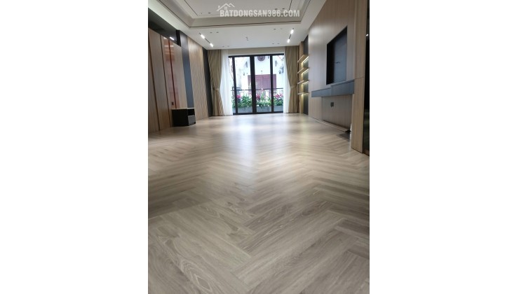 Bán nhà khu phân lô đường Nguyễn Văn Cừ - Long Biên - HN.