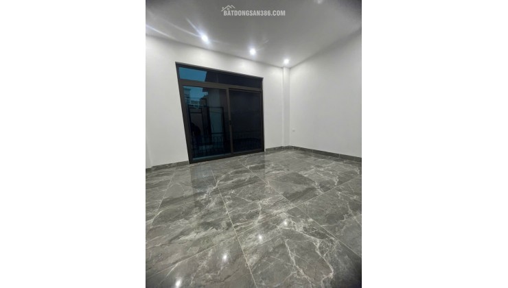 Bán nhà GÓC 3 tầng MỚI TINH phường Vũ Ninh hơn 4 tỷ