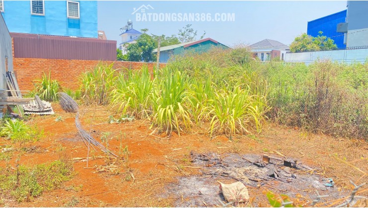 Đất 2 mặt tiền lô 90, trung tâm đức trọng, lâm đồng