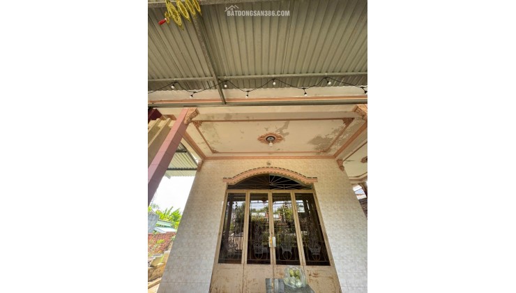 BÁN ĐẤT TẶNG NHÀ CẤP 4 TẠI ĐỒNG NAI. DT 372,1 M2. SHR. GIÁ BÁN 25XX. LH:0965156765.