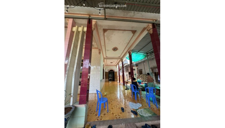 BÁN ĐẤT TẶNG NHÀ CẤP 4 TẠI ĐỒNG NAI. DT 372,1 M2. SHR. GIÁ BÁN 25XX. LH:0965156765.