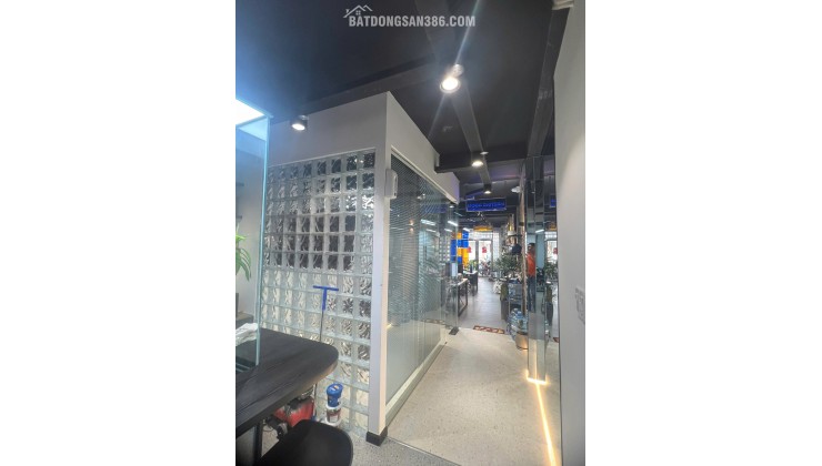 SANG MẶT BẰNG VĂN PHÒNG 80M2 ĐANG THUÊ Ở MẶT TIỀN ĐƯỜNG NGUYỄN CẢNH CHÂN Q1. LH:0765777099.