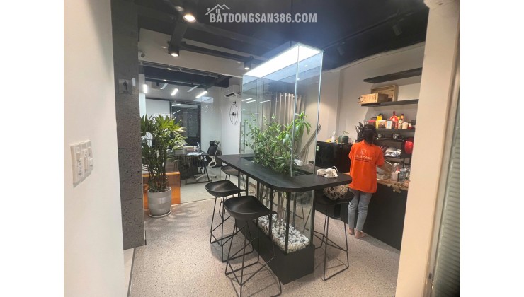 SANG MẶT BẰNG VĂN PHÒNG 80M2 ĐANG THUÊ Ở MẶT TIỀN ĐƯỜNG NGUYỄN CẢNH CHÂN Q1. LH:0765777099.