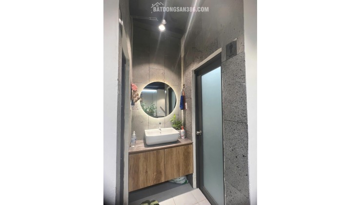 SANG MẶT BẰNG VĂN PHÒNG 80M2 ĐANG THUÊ Ở MẶT TIỀN ĐƯỜNG NGUYỄN CẢNH CHÂN Q1. LH:0765777099.