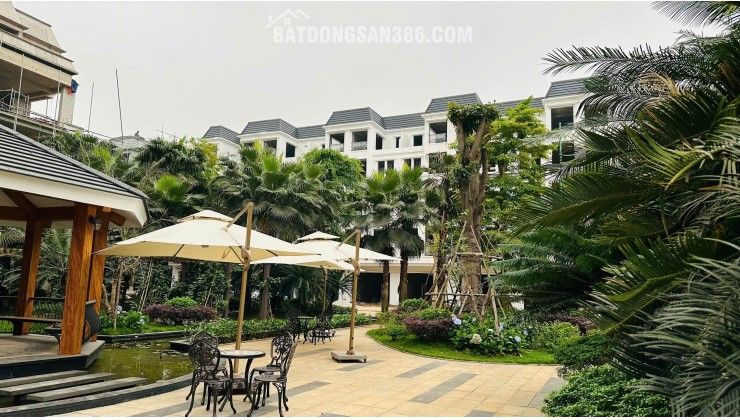 BÁN BIỆT THỰ CỔ BI DT 98M2 NGAY CẠNH TRƯỜNG HỌC CÓ Ô CHỜ THANG MÁY DÂN CƯ ĐÔNG ĐÚC NHỈNH 17 TỶ