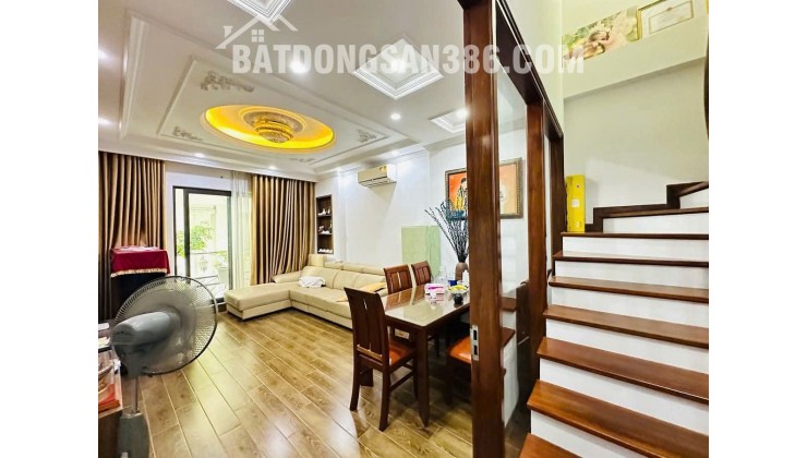 Hiếm. Bán nhà vị trí đắc địa đường Cổ Linh - Long Biên - HN