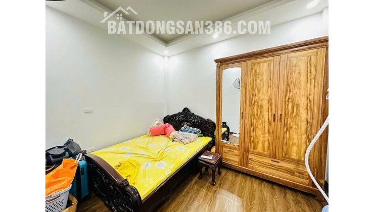 Hiếm. Bán nhà vị trí đắc địa đường Cổ Linh - Long Biên - HN